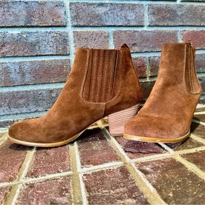 Garnet Hill brown suede ankle boots. Made in Italy. Gently used- no flaws.